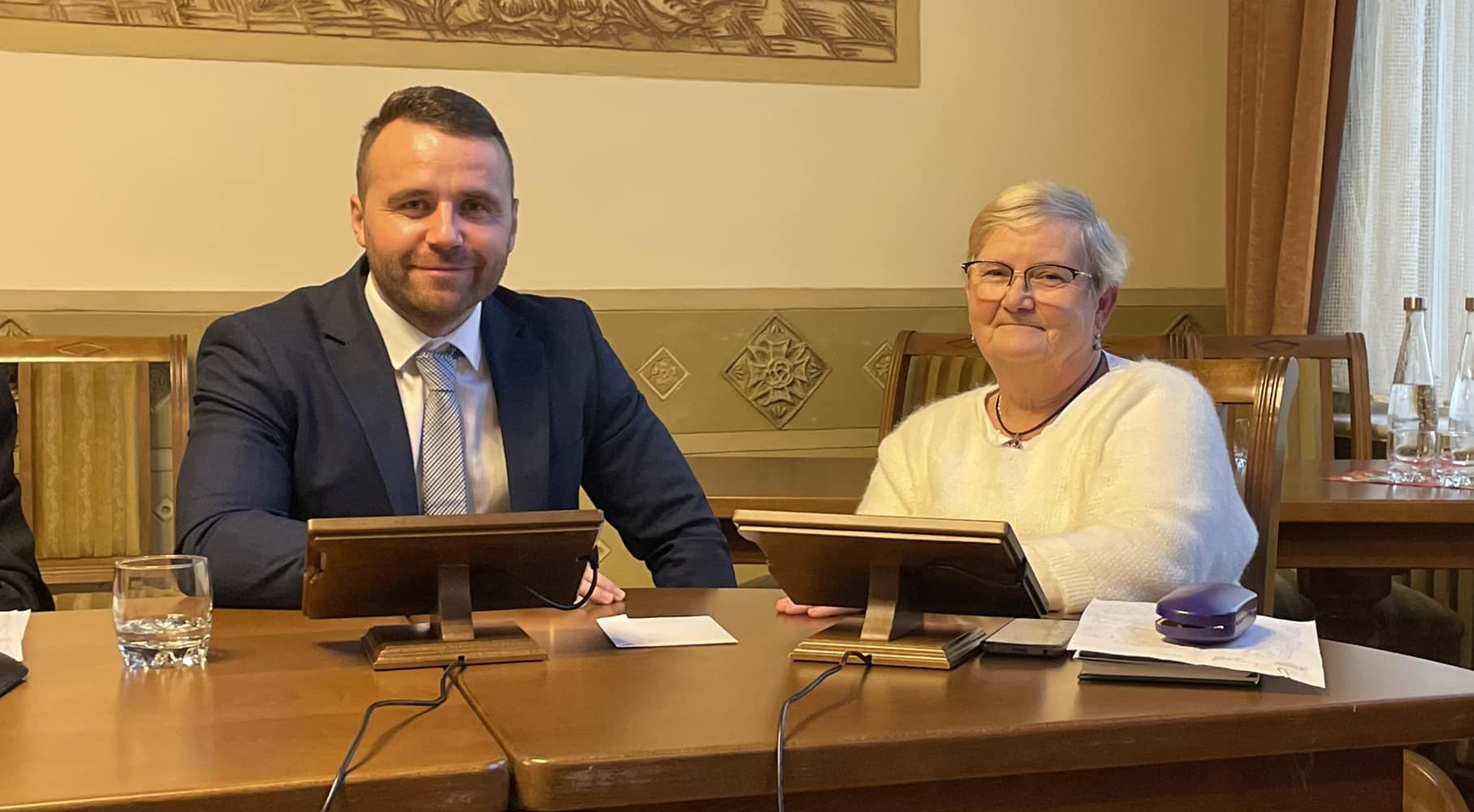 Radni Miasta Wejherowa po lewej Wojciech Wasiakowski po prawej Teresa Skowrońska
